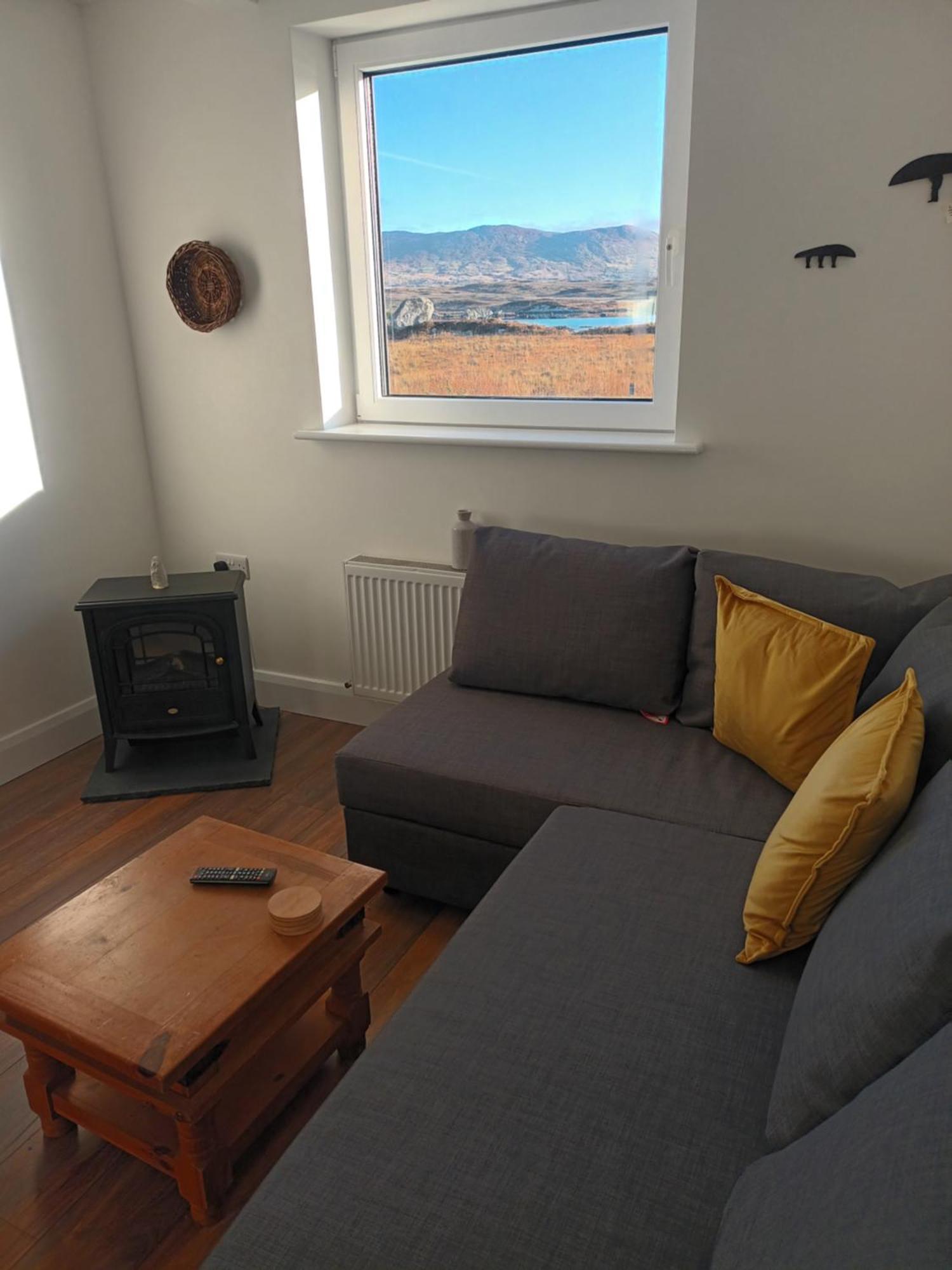 Connemara Lake View Apartment Camus Eighter エクステリア 写真