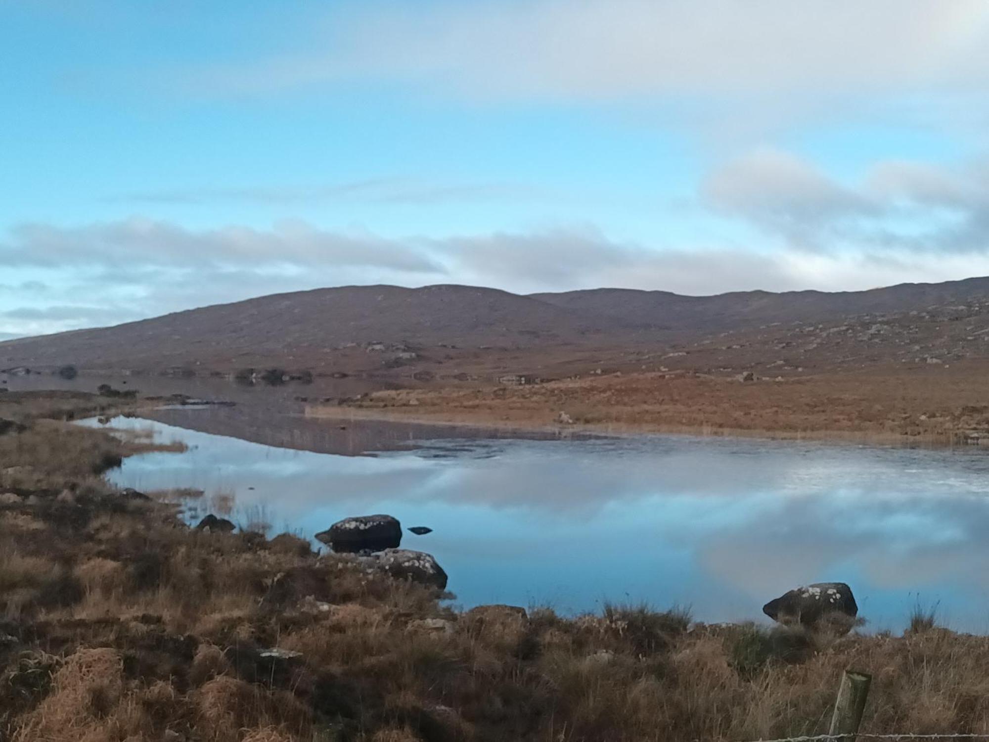 Connemara Lake View Apartment Camus Eighter エクステリア 写真